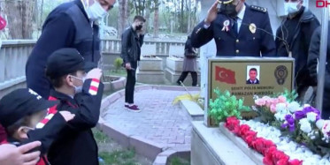 Kayseri'de Şehit Polisin Mezarını Küçük Oğulları Ziyaret Etti