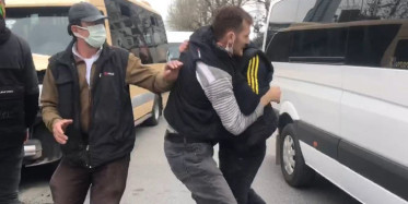 Kaza Sonrası Minibüs ve Kamyon Şoförü Kavga Etti