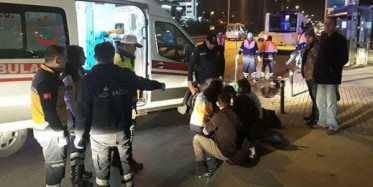 Maltepe D-100 Karayolunda Otomobil Otobüs Çarptı! 5 Kişi Yaralandı