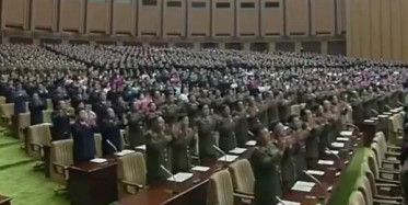 Kendini Alkışlatmak İçin Meclisi Toplayan Atarlı Kuzey Kore Lideri