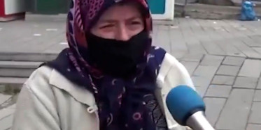 Kendisine 'Cahil' Diyen Genç Kıza Verdiği Cevap İle Gündem Oldu!