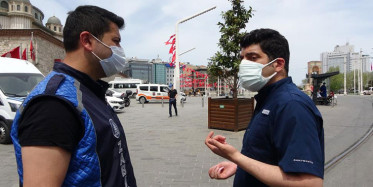 Kısıtlamayı İhlal Eden İranlı, Ceza Yazan Polise İtiraz Etti