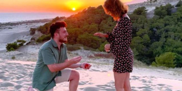 Kız Arkadaşına Evlilik Teklifi Etmek İsteyen Gencin Planını Yoldan Geçen Tanıdık Bozdu