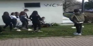 Bursa'da Kızların 'Erkek' Kavgası Kameraya Yansıdı!