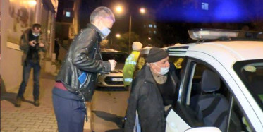 Kolu Alçıda Araç Kullanan Minibüs Şoförü Önce Bir Araca Çarptı Ardından Takla Attı