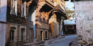 Komşuları Eski Evleri Yüzünden Yaşlı Çifte Güldü, Ancak İçini Görünce Gözlerine İnanamadılar!