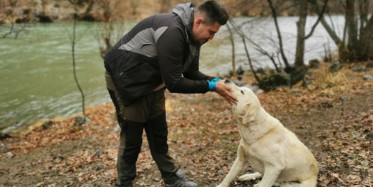 Köpeği Kurtarmak İçin Eksi 2 Derecede Buz Gibi Suya Girdi