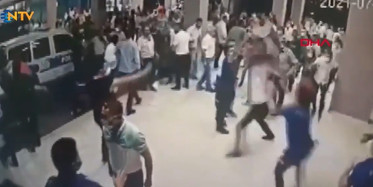 Koronavirüs Sebebiyle Hayatını Kaybeden Hastanın Yakınları Sağlık Çalışanlarına Saldırdı