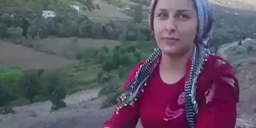 Köylü Kızı Herkesi Mest Etti