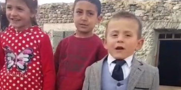 Küçük Çağatay'dan 'Köye Telefon Direkleri Gelsin' Videosu