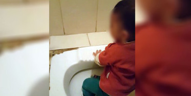 Küçük Çocuğun Ayağı Tuvalet Deliğine Sıkıştı