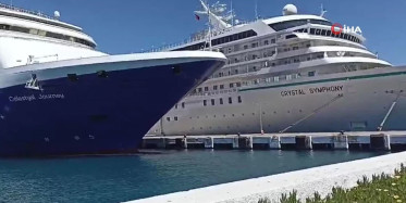 Kuşadası’nda dev gemi iskeleye çarptı