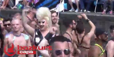 Hollanda'da Bulunan 7 Milyon Erkeğin 3 Milyonu Gay