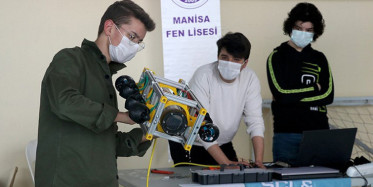 Lise Öğrencileri 3 Haftada İnsansız Su Altı Robotu Yaptı