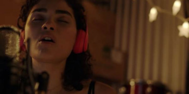 Little Voice Fragmanı Yayınlandı