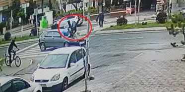 Otomobilin Çarptığı Adam Metrelerce Havaya Uçtu