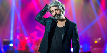 Manuş Baba Tezkeresini Aldı Arkadaşlarına Şarkı İle Veda Etti