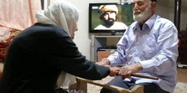 Evde Spor Yapan Yaşlı Çiftten "Evde Kal, Zinde Kal" Çağrısı