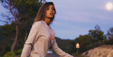 Ayasofya'da Uygunsuz Pozlar Veren Marisa Papen Hakkında Yakalama Kararı Çıkarıldı