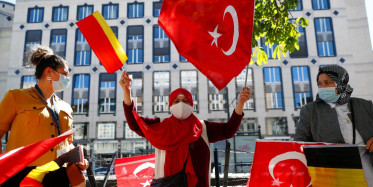 NATO Liderler Zirvesi İçin Brüksel'e Giden Cumhurbaşkanı Erdoğan'a Sevgi Gösterisi