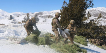 Mehmetçik Yaban Hayvanlar İçin Kırsal Kesime Yem Bıraktı