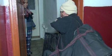 Erzurum'da Engelli Vatandaş Sokakta Tezgah Açarak Ev Aldı