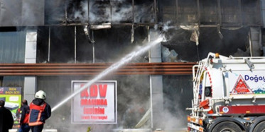 Mersin'de Bir İş Yerinde Yangın: 1 Ölü 5 Yaralı