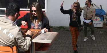 Merve Özbey ve Aşkım Kapışmak Tavla Oynarken Görüntülendi