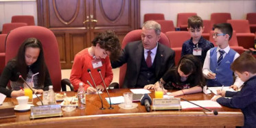 Milli Savunma Bakanlığı'na Çocuklar Neşe Getirdi