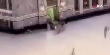 Mescid'i Aksa'ya Araçla Daldı!