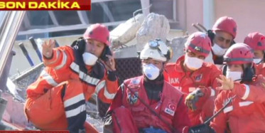 Rıza Bey Apartmanı Enkazında Mucize Bekleyişi