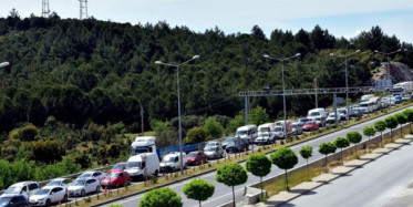 Muğla'da Araç Kuyruğu 4 Kilometreye Ulaştı