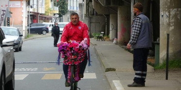 Muhtarlık Seçimlerinde 21 Bin TL’lik Çiçek Dağıttı