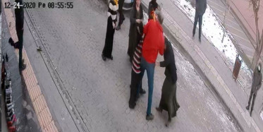 Muş'ta Suriyeli Kadınların Kavgasında Tutamla Saç Koptu!