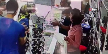 Müşteri İndirim Yapmadı Diye Tezgahtarın Yüzüne Çay Döktü