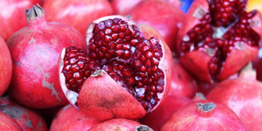 Hiç Bir Tanesine Zarar Vermeden Nar Nasıl Kesilir?