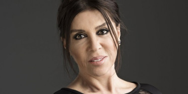 Nebahat Çehre Güzelliğiyle Göz Kamaştırdı