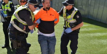 Avustralya'daki Müslümanları Provoke Etmek İsteyince Polis Müdahale Etti