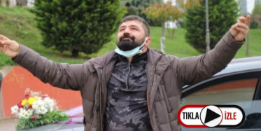 Boşanmaya Giderken Arabasına Yazdırdıkları Güldürdü