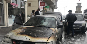 Nevşehir'de Alev Alan Araçtan Son Anda Kurtuldular