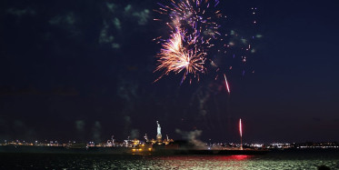 New York’ta Koronavirüs Kısıtlamaları Kaldırıldı! Havai Fişekli Kutlama Yapıldı