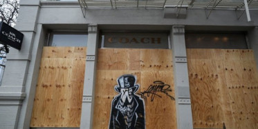 New York'ta Mağazalar Yağmalara Karşı Önlem Aldı