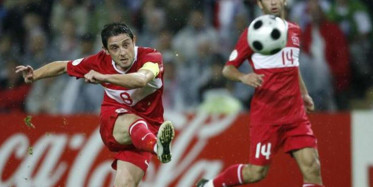 Nihat Kahveci Çek Cumhuriyetini Yıkıyor!