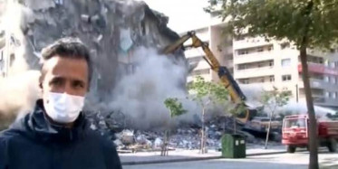 İzmir'de Hasarlı Bina NTV Muhabiri Anons Geçtiği Sırada Yıkıldı