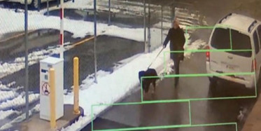 Otopark Bariyeri Kadının Kafasına İndi!