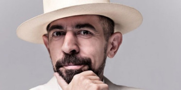 Okan Bayülgen: Kitap Okumak Bazı Kişilerde Çaresizliktir