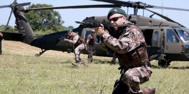 Cemal Hünal'ın Yeni Filminden Olay Yaratan Operasyon Sahnesi!