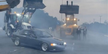 Ordu’da Şehir Magandaları İş Makinalarıyla Yolu Kapatıp Drift Yaptı