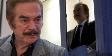 Orhan Gencebay Evinin Penceresinden İstiklal Marşı'nı Okudu