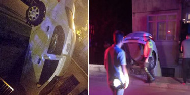 Otomobil Bahçeye Uçunca Sevgilisi Bırakıp Kaçtı!